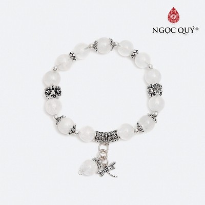 Vòng tay thạch anh ưu linh trắng phối charm chuồn chuồn Mẫu VC0485 - Ngọc Quý