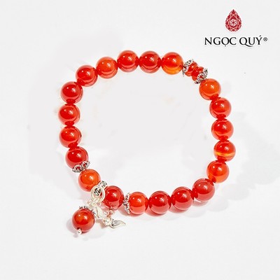Vòng tay mã não đỏ charm cánh én size hạt 8mm Mẫu VC0106 - Ngọc Quý
