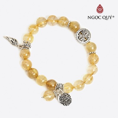 Vòng tay thạch anh tóc vàng phối charm hoa sen Mẫu VC0626 - Ngọc Quý