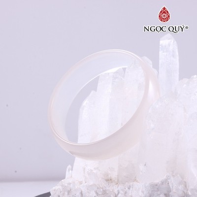 Vòng mã não trắng liền khối bản hẹ - Ngọc Quý Gemstones