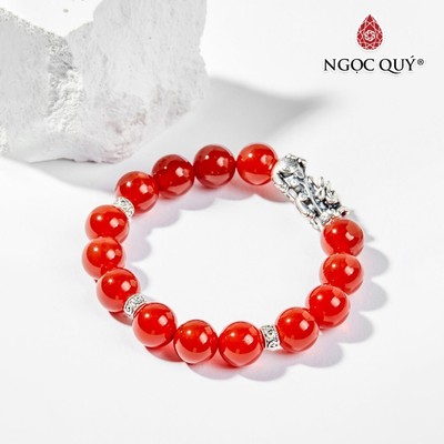 Vòng Tay Đá Mã Não Đỏ Charm Tỳ Hưu size hạt 10mm Mẫu VC0136 - Ngọc Quý