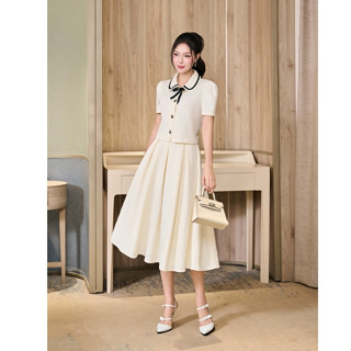 Set bộ  áo tay ngắn phối chân váy dáng dài chất twill silk họa tiết hoa trà nổi YOONA - EH13A314