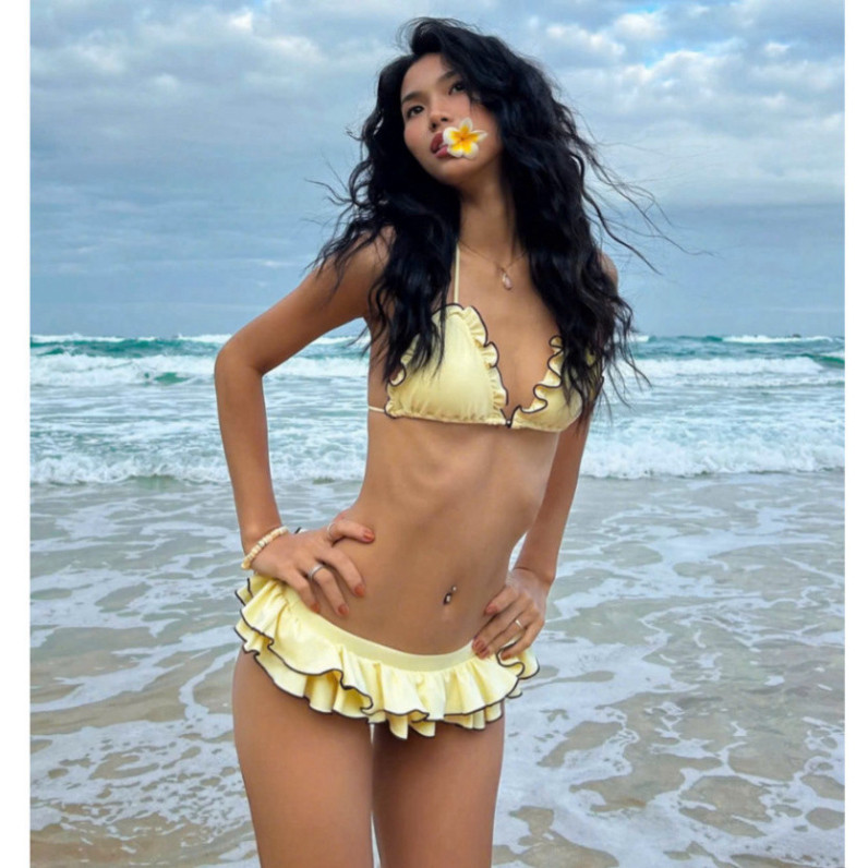 Set Bikini Đi Biển Áo Kèm Quần Ngắn Bèo VEROMODA Chất Liệu Co giãn Cao Cấp Đẹp Quyến Rũ ,Sang Trọng | BigBuy360 - bigbuy360.vn