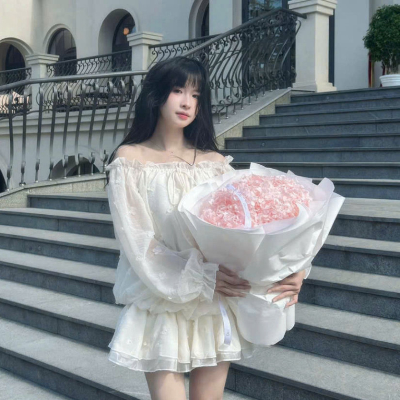 Đầm Trễ Vai Bánh Bèo Dáng Rộng Họa Tiết Hoa VEROMODA Chất Liệu Tơ Màu Be Cao Cấp Đẹp Quyến Rũ ,Sang Trọng | BigBuy360 - bigbuy360.vn