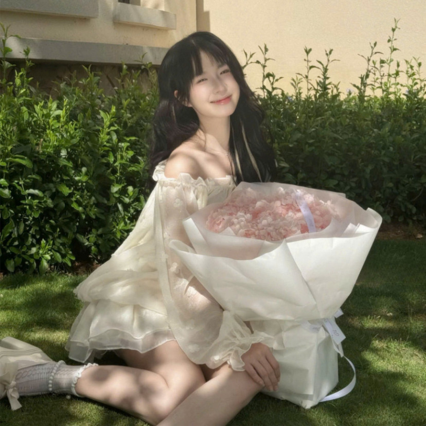 Đầm Trễ Vai Bánh Bèo Dáng Rộng Họa Tiết Hoa VEROMODA Chất Liệu Tơ Màu Be Cao Cấp Đẹp Quyến Rũ ,Sang Trọng | BigBuy360 - bigbuy360.vn