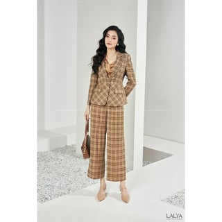 Áo blazer kẻ can eo_Kẻnâu_LALYA_AV62