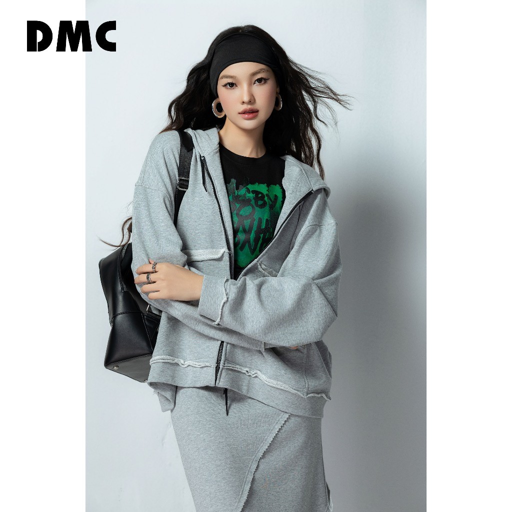 Áo khoác nữ nỉ xám thời trang DMC (Gray DMC Print Fleece Jacket)