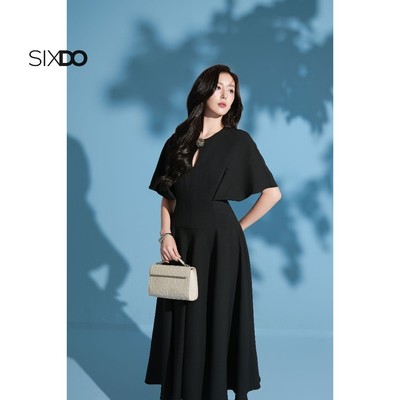 Đầm đen xòe cổ khoét SIXDO (Black Woven Flared Dress)