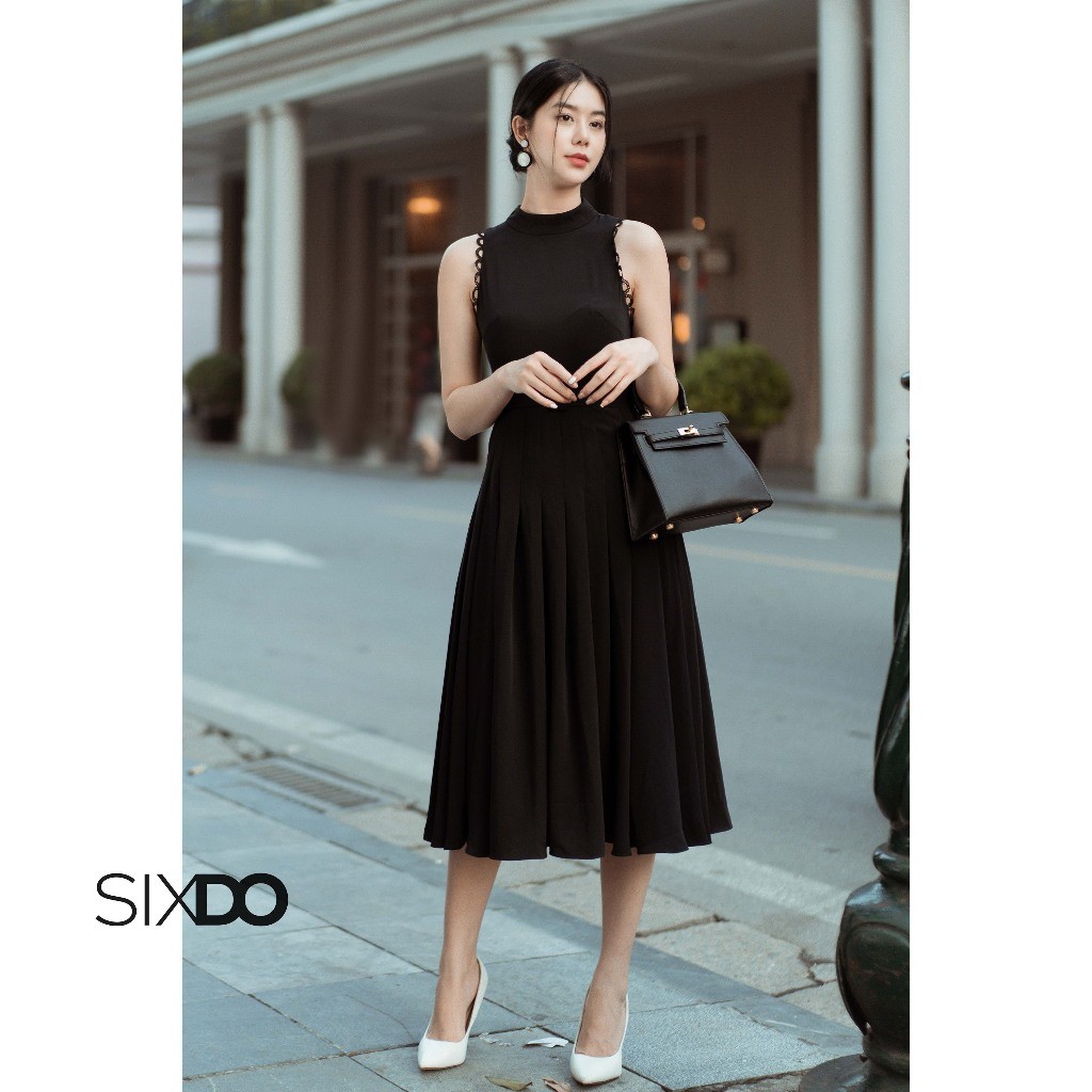 Đầm đen sát nách viền ren SIXDO (Black Pleated Midi Silk Dress)