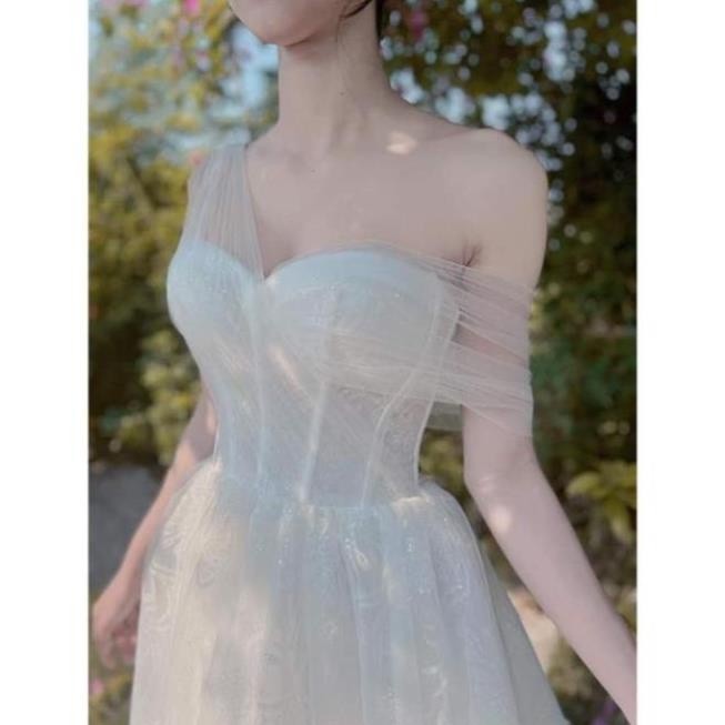 Váy cưới bản vai ngang hàng thiết kế cao cấp .