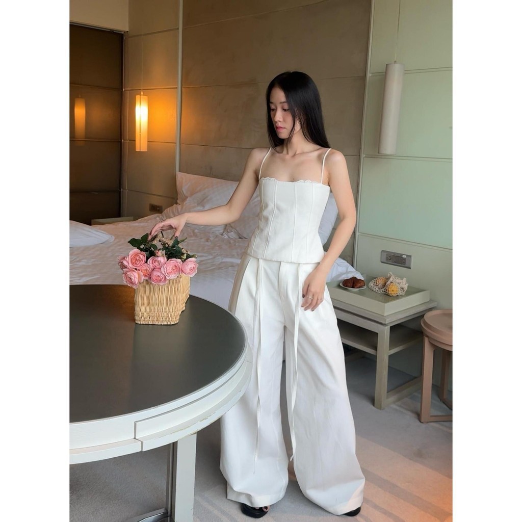 𝐃𝐢.𝐨 𝐓𝐨𝐩 | mir.byhi | Áo hai dây mảnh dáng corset viền ren | BigBuy360 - bigbuy360.vn