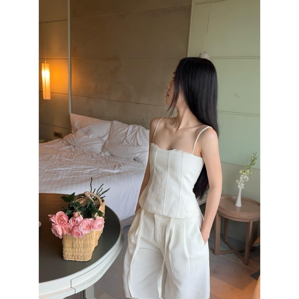 𝐃𝐢.𝐨 𝐓𝐨𝐩 | mir.byhi | Áo hai dây mảnh dáng corset viền ren | BigBuy360 - bigbuy360.vn