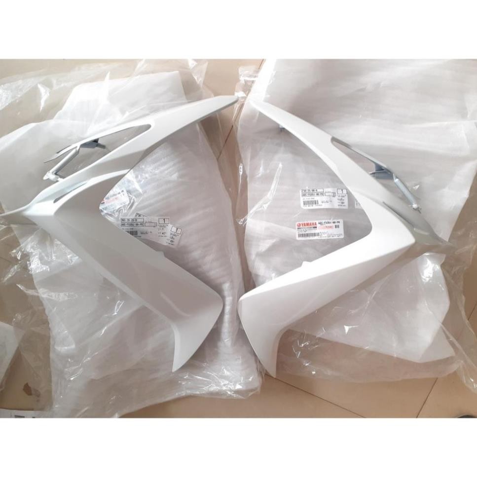 Cánh yếm ngoài zin Luvias BXC - Trắng 44SF835U00P6 44SF835V00P6