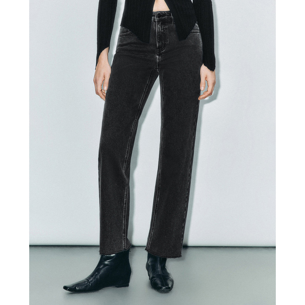 URBAN REVIVO - Quần jeans nữ ống đứng thanh lịch UWM840082-B5A