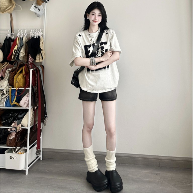 áo thun nữ form rộng xám tiêu fashion áo girl mùa hè áo phông salute | BigBuy360 - bigbuy360.vn