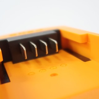 Đế sạc pin 20V LITHIUM-ION INGCO FCLI2001 | sạc nhanh FCLI20411 (dùng được cho tất cả pin 20V INGCO và TOTAL)