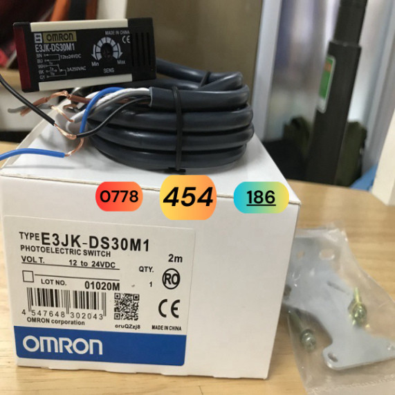 Cảm biến quang E3JK-DS30M1 (12-24VDC)