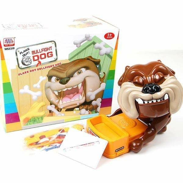 CHÓ GẶM XƯƠNG VUI NHỘN