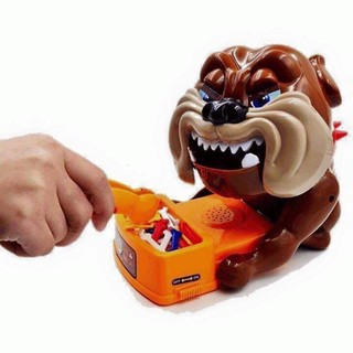 CHÓ GẶM XƯƠNG VUI NHỘN