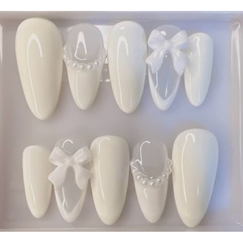 Nailbox tone trắng dịu dàng C04