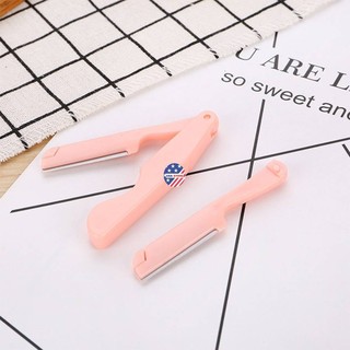 Bộ Kit Phụ Kiện Trang Điểm Kiểu 5 Món Dụng Cụ Kéo, Dao, Lược Cắt Tỉa Lông Mày