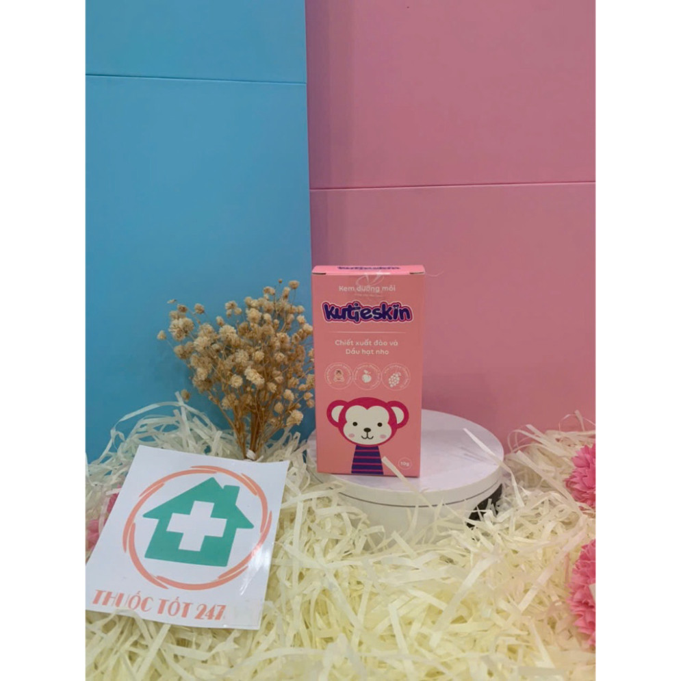 Kem dưỡng môi Kutieskin mềm môi bé xinh môi mẹ, dưỡng ẩm, phòng ngừa khô môi nứt nẻ, an toàn cho mẹ và bé (Tuýp 10gr)