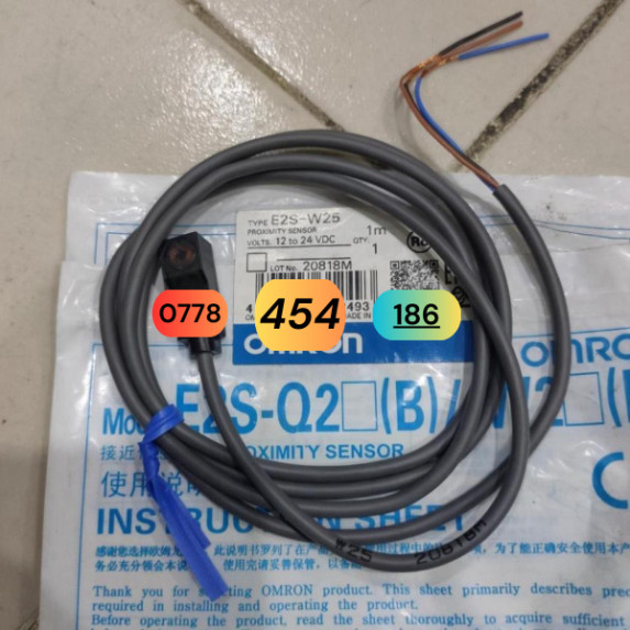 Cảm biến Omron E2S-W25