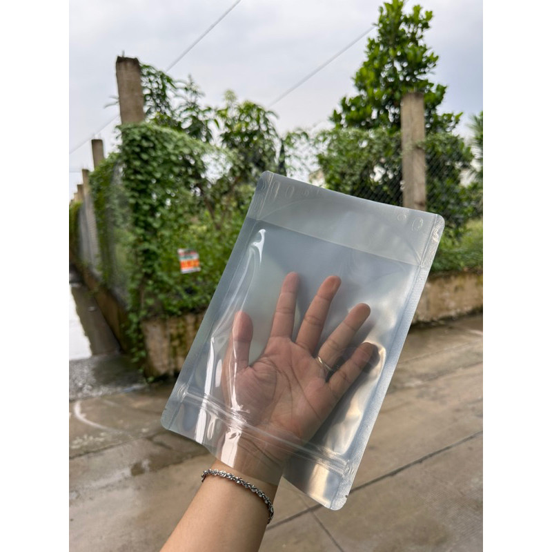 1 kg -Túi zipper “1 mặt BẠC, 1 mặt trong” đáy đứng ( nếu có lỗi nhẹ hoan hỉ)