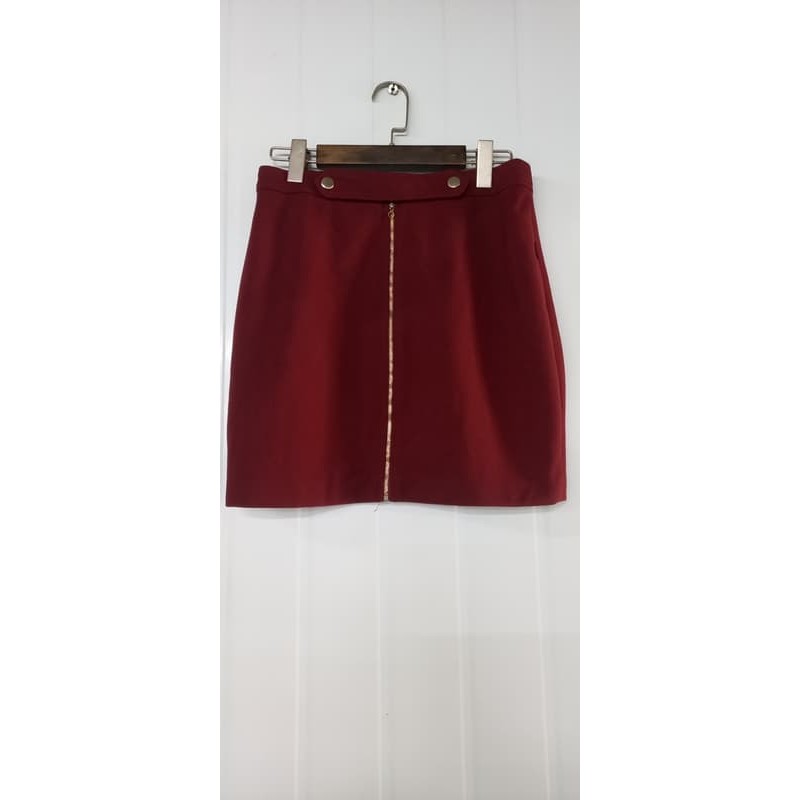 Chân váy Juyp ngắn Tuytxi len màu đó khoá đồng nữ Mazano