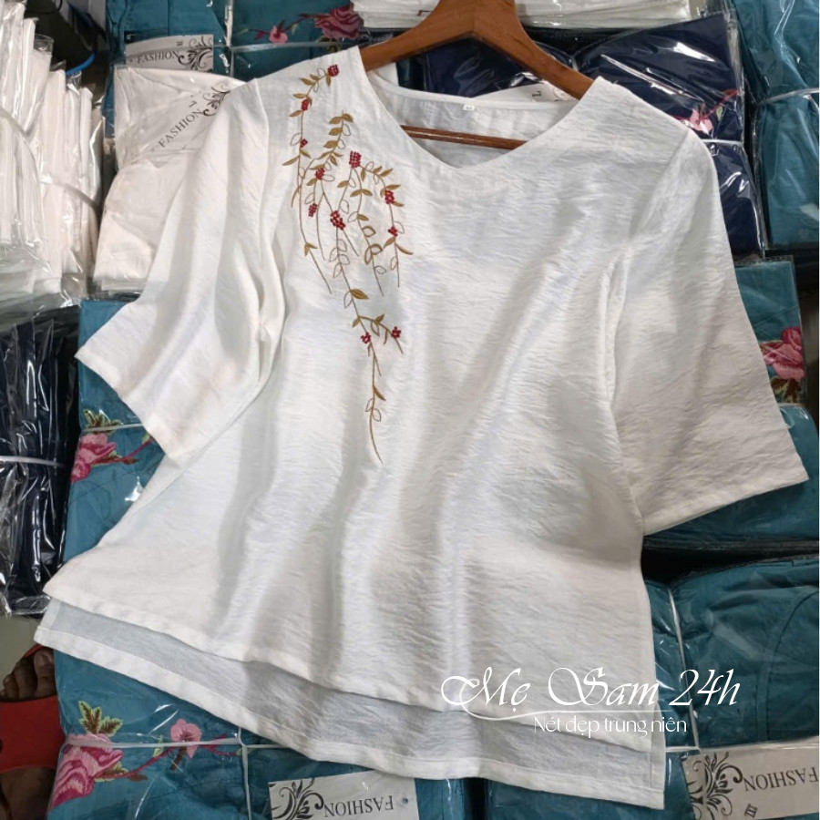 Áo nữ thêu hoa cổ tim tay lỡ tặng Mẹ áo trung niên nữ bigsize chất liệu mềm mát Mẹ Sam 24h AKH.74 | BigBuy360 - bigbuy360.vn