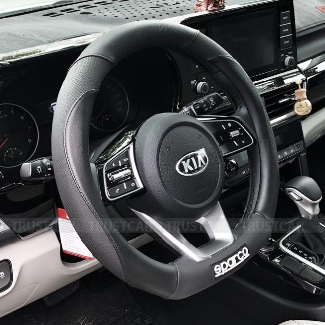 Bọc vô lăng sparco chính hãng cao dạng dcut cho xe Seltos Sonet Vfe34 VF8 VF9 Etriga  XL7  Almera MG Territory Custin K5