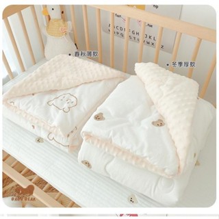 Chăn Dày Mùa đông và chăn mỏng mùa h Thêu Gấu dễ thương phong cách Hàn Quốc cho bé lót nhung mềm mại chăn đi học cho bé
