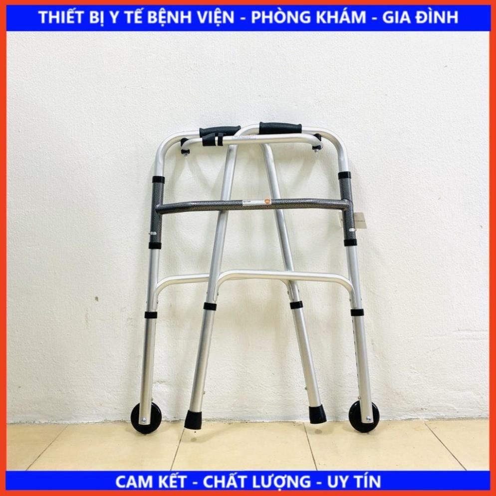Khung tập đi có bánh xe nhỏ Lucass W-47, bánh xe to Lucass W-79.