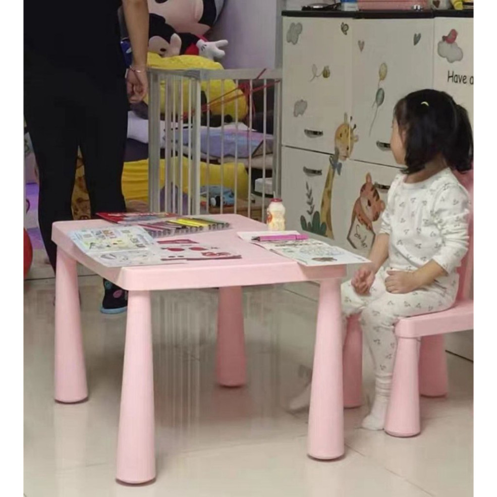 Bộ bàn ghế nhựa trẻ em mầm non cao cấp Song Long (1 bàn, 2 ghế) -Màu ngẫu nghiên