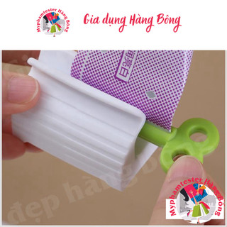 Dụng cụ nặn kem đánh răng vặn đáy