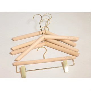 Móc treo quần áo bằng gỗ loại thanh tròn đẹp