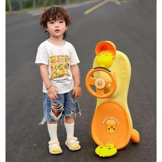 Xe lắc vịt có đèn ngay tay lái kèm nhạc cute cho bé