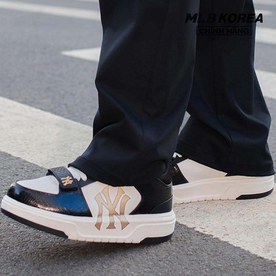 MLB - Giày sneakers unisex cổ thấp Chunky Liner Mid Lux_3ASXCMC3N-50BKS