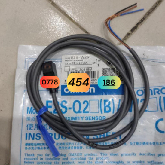 Cảm biến Omron E2S-W25