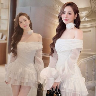  Đầm Trễ Vai Tay Dài Chiết Eo Xếp Li Xoè 4 Tầng Kèm Hoa Chocker Yêu Kiều KC1568 