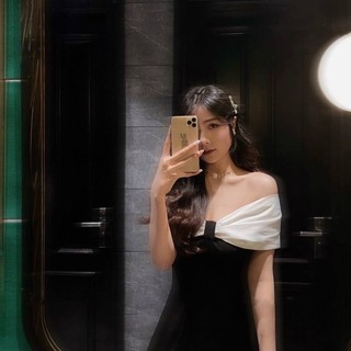 Đầm Bẹt Vai Phối Màu Nơ Ngực (Nơ Trắng Váy Đen) KC1403
