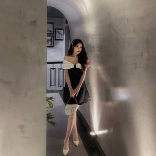 Đầm Bẹt Vai Phối Màu Nơ Ngực (Nơ Trắng Váy Đen) KC1403