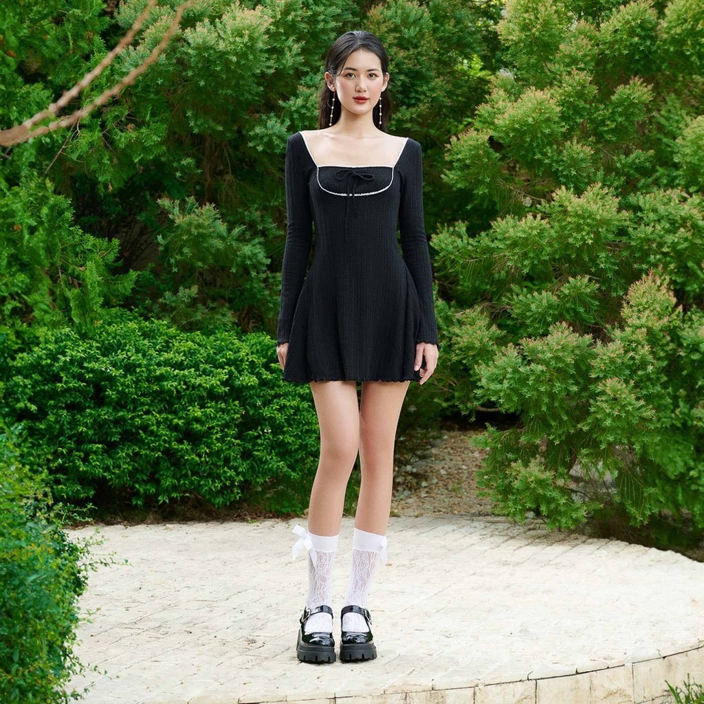 DOTTIE - Đầm đen chạy đăng ten - Đen - D0584