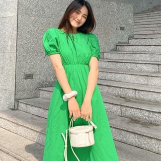 DOTTIE - Đầm midi tay phồng hở lưng nữ xanh lá D0253