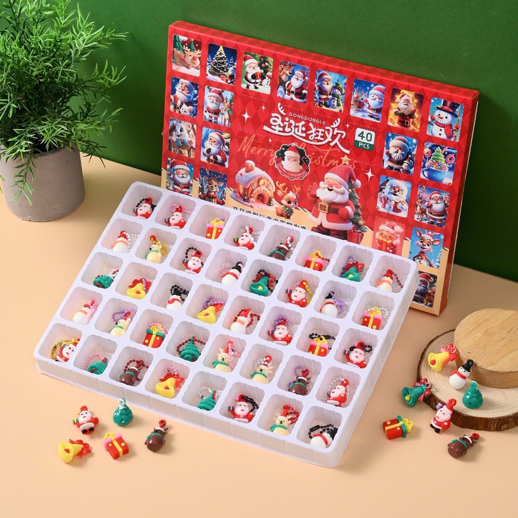 Hộp quà bất ngờ Hidden box 40 món - Blind Box móc khóa cho bé Sanrino, Gấu dâu, Capybara, Noel