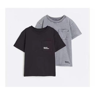 Áo cotton Hm túi ngực 2 màu đen/ ghi Enjoy cho bé trai size 2-10y