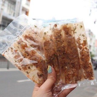 [ĐẶT TRƯỚC] Xâu 10 Bịch Bánh Tráng Dẻo Tôm Cuộn Hành Phi - Ăn Vặt PV FOOD