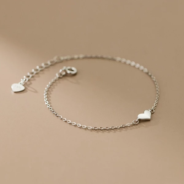 Lắc tay bạc nữ S925 Mặt Trái Tim Asimi Triple Heart LT13 - đeo trên mẫu