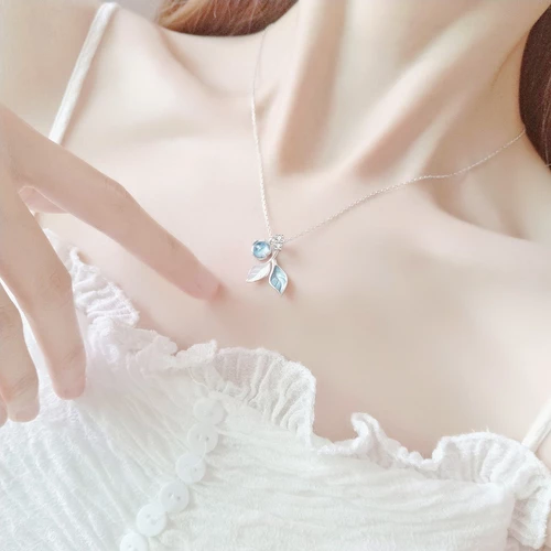 Dây chuyền bạc Waterful đá Moonstone Asimi Waterful Leaf DC58 - đeo trên mẫu