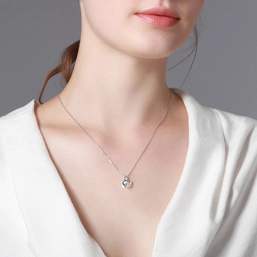 Dây chuyền bạc đính đá Ocean đơn giản Asimi Ocean Line DC05 - đeo trên mẫu